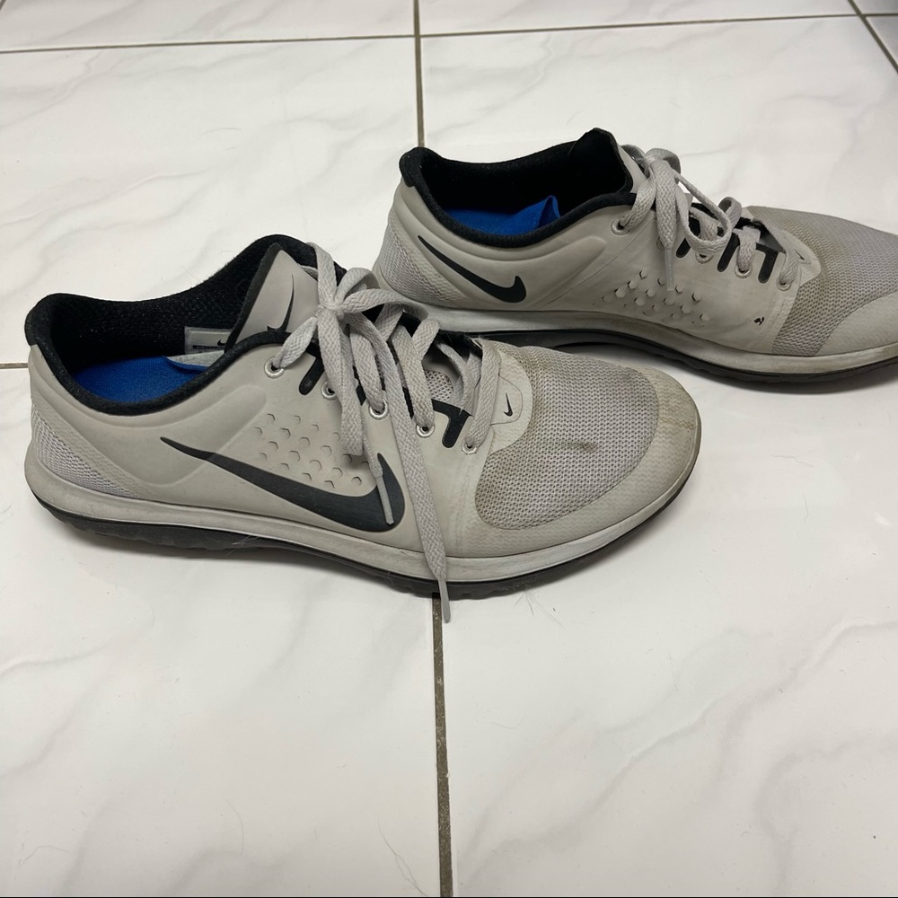 Nike FS LITE RUN (9.5) - Picture 4 of 5